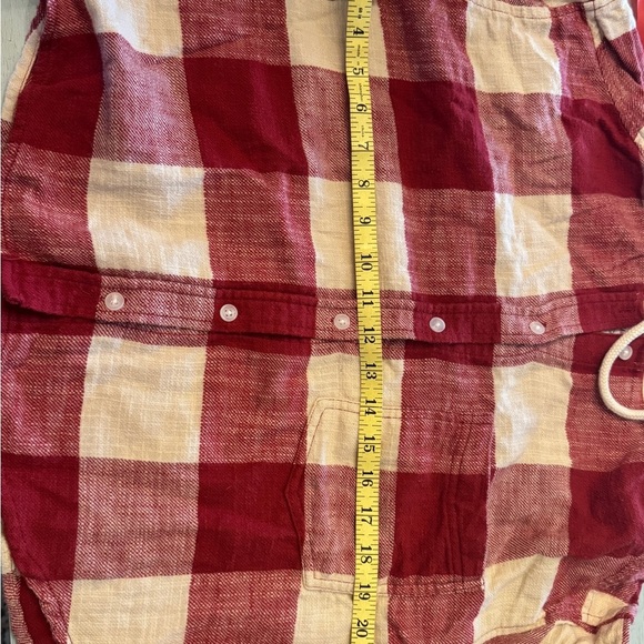American Eagle | AE red cream buffalo check cropped flannel-sz L - Picture 7 of 8